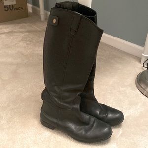 Black riding boots